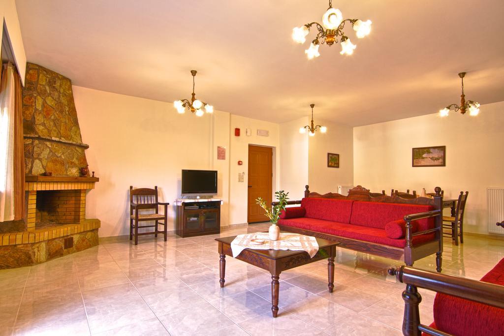 Petrochori Aparthotel Bilik gambar